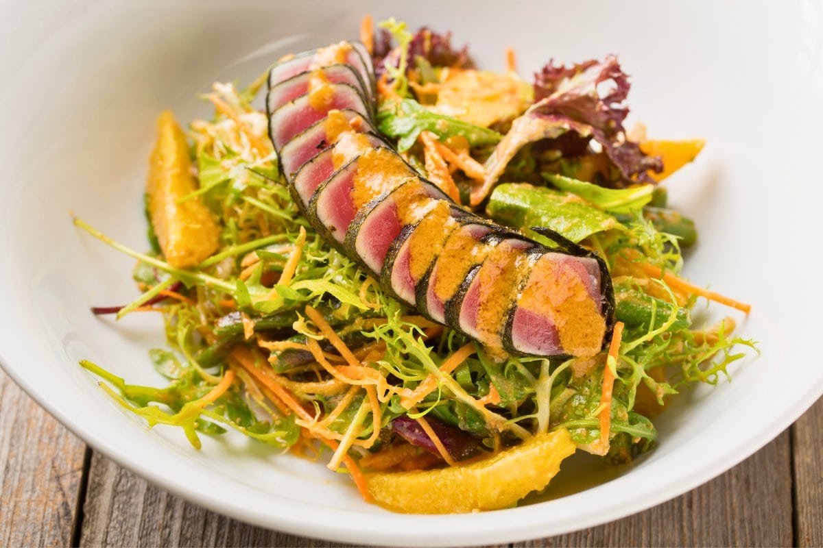 Orangenhack mit Thunfisch