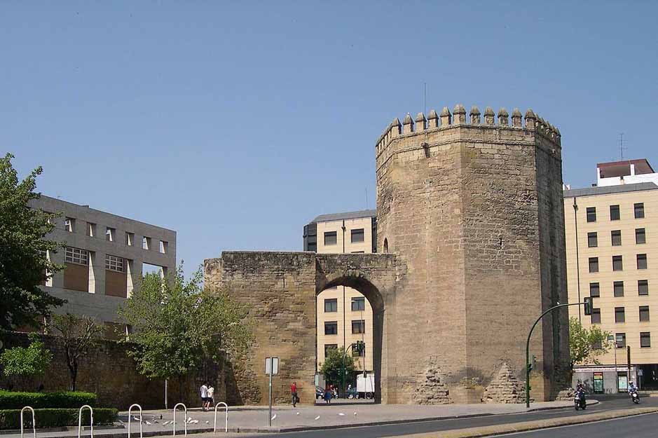 Der Malmuerta-Turm in Córdoba