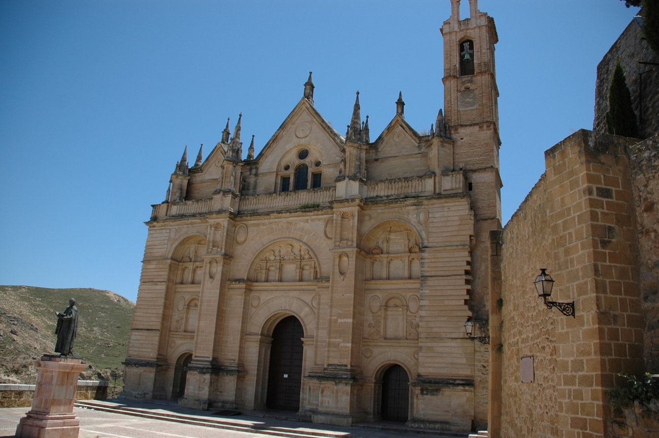 Royal Collegiate Church of Santa María la Mayor.