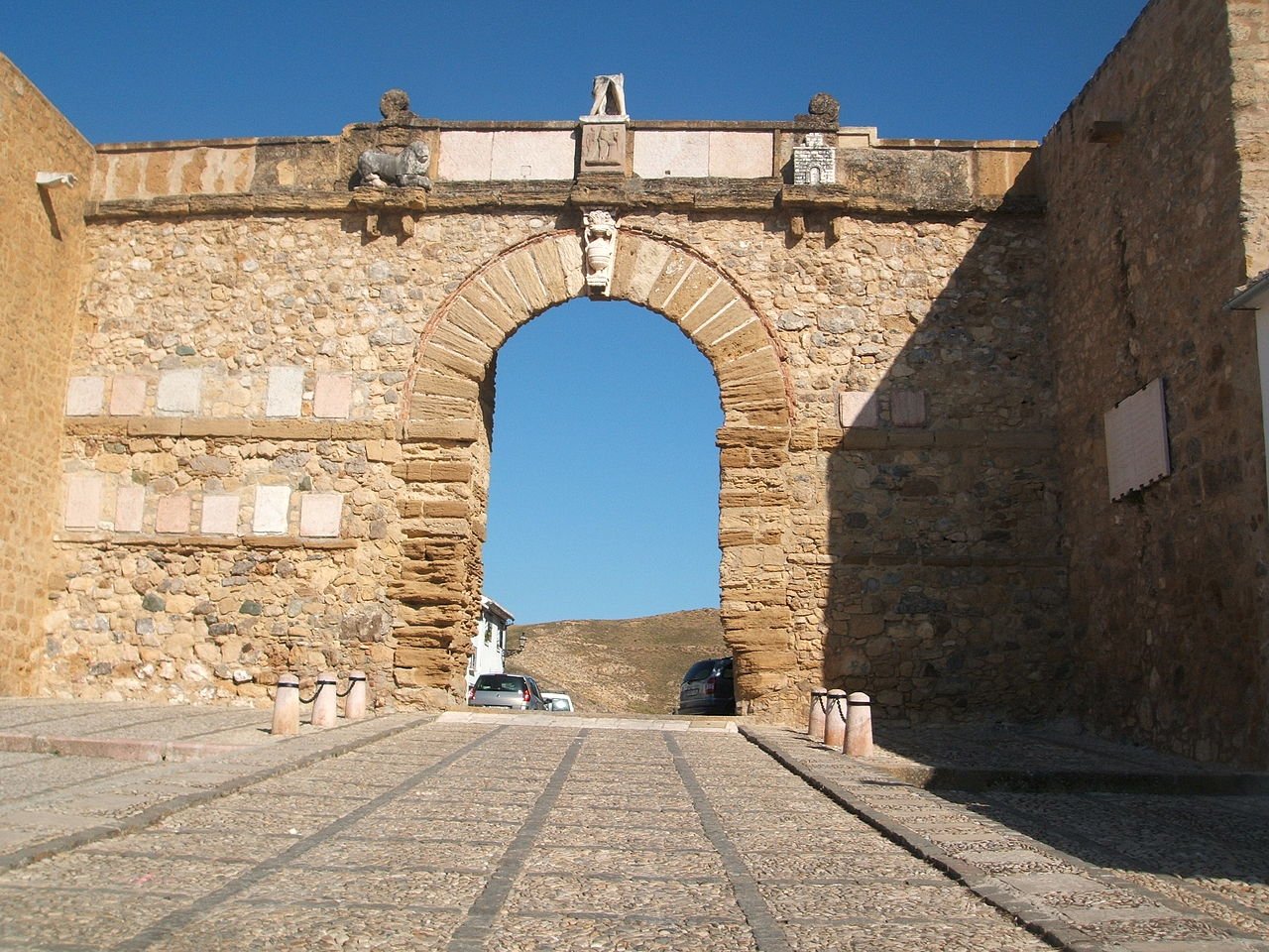 Arch of the Giants.