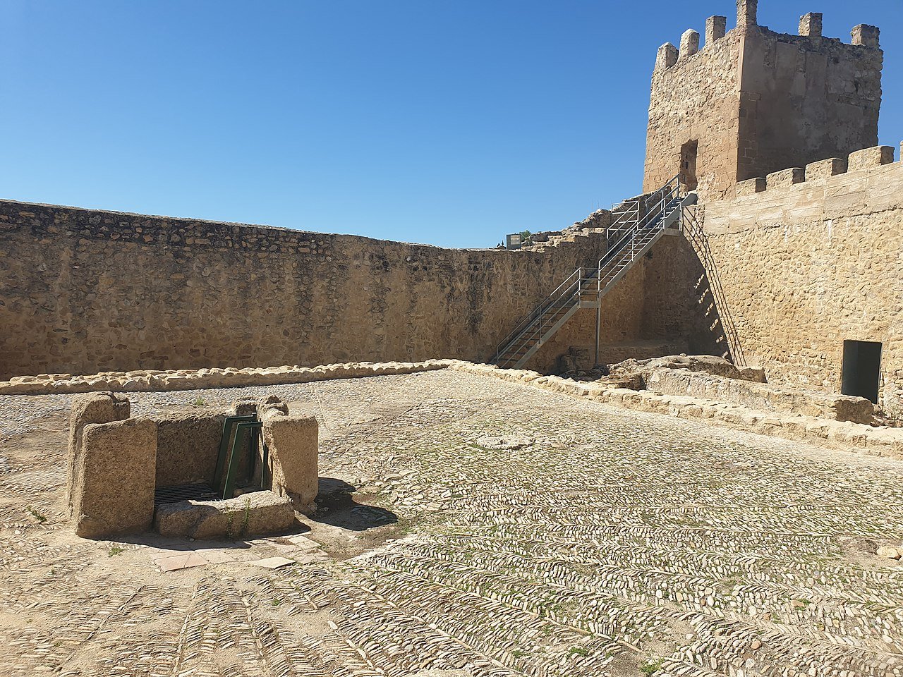 Castillo de Iznájar